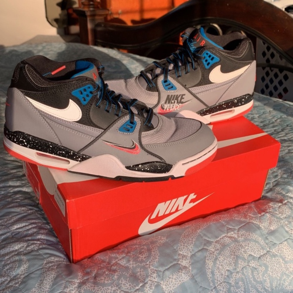 Nike Air Flight 89 Script Swoosh size 9